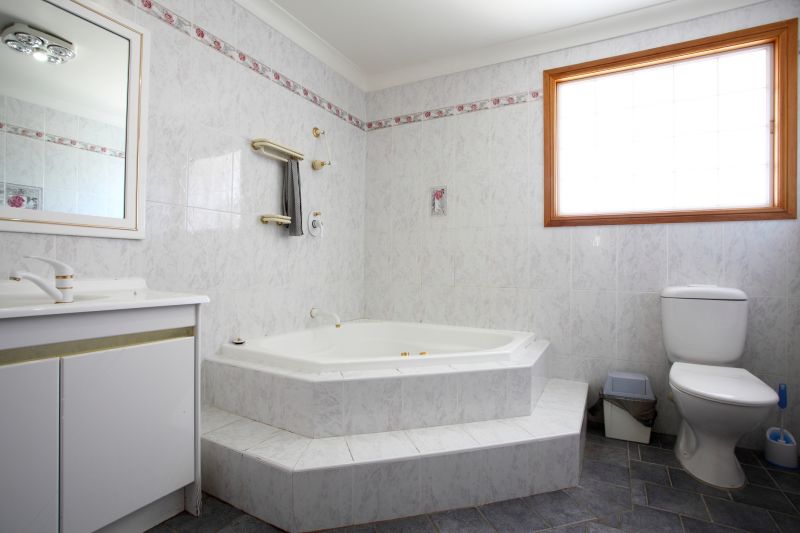 Cost of Bathtub Installation in Uvalde, TX